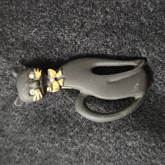 Vintage Black matte Cat Kitty with gold bow collar, sparkly eyes! 2 in brooch - Picture 2 of 7